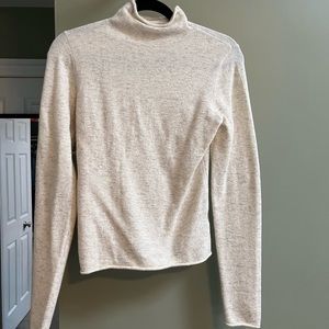 Cream turtleneck Aritzia NWT